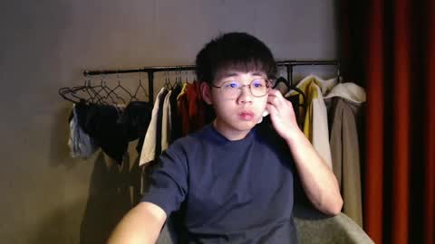 Snapshot of handsome_mannn chatting on December 14, 7:14 pm handsome_mannn online show from December 14, 7:14 pm