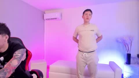 leonardfarrucknick and otis online show from April 15, 8:53 pm