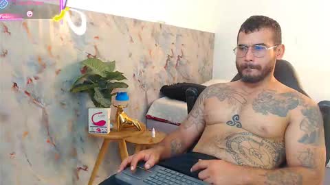Snapshot of hanz_col chatting on September 29, 12:35 pm hanz_col online show from September 29, 12:35 pm