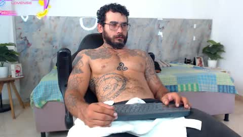 hanz_col online show from May 31, 9:16 pm