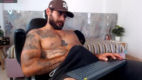 hanz_col online show from April 28, 4:22 pm