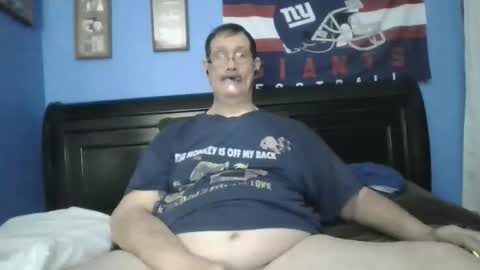 happyhappy4 online show from March 3, 7:27 am