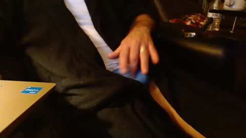 Snapshot of happyhogan1 chatting on December 7, 10:01 am Jhonassmann12 online show from December 7, 10:01 am