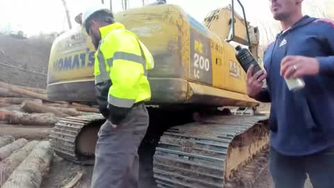 hardworkertn online show from December 5, 6:26 pm