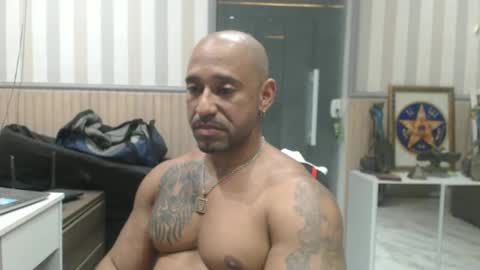 Snapshot of hebertgomes chatting on January 11, 12:12 am hebertgomes online show from January 11, 12:12 am