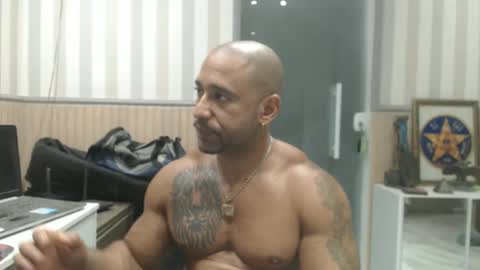Snapshot of hebertgomes chatting on January 11, 6:44 pm hebertgomes online show from January 11, 6:44 pm