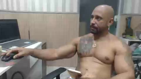 Snapshot of hebertgomes chatting on December 2, 9:48 pm hebertgomes online show from December 2, 9:48 pm