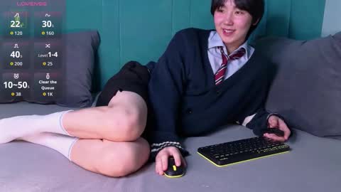 HEEJIN online show from November 30, 8:22 pm