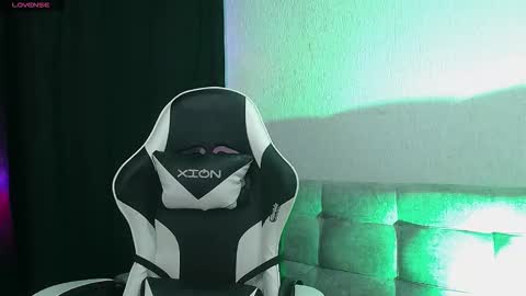   CROW  online show from December 14, 8:05 pm