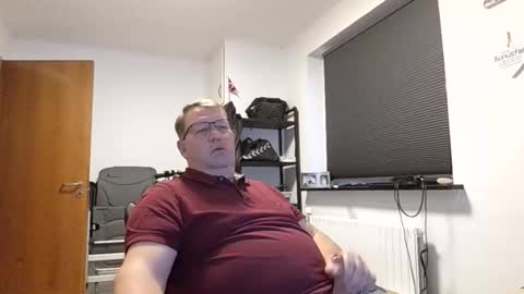 Snapshot of henrikrp1971 chatting on October 25, 3:47 pm henrikrp1971 online show from October 25, 3:47 pm