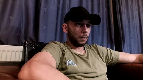 Snapshot of henryaxe chatting on December 24, 1:50 pm HenryAxe online show from December 24, 1:50 pm