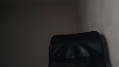 HenryAxe online show from May 17, 2:57 pm