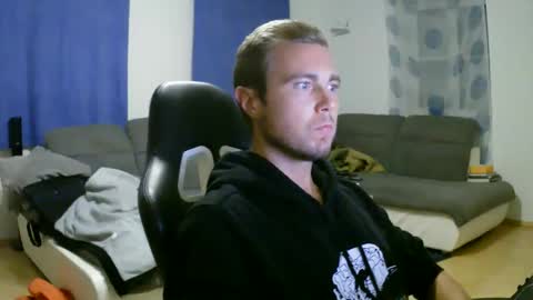 Snapshot of herbstenden chatting on September 14, 8:33 pm John Pearl online show from September 14, 8:33 pm