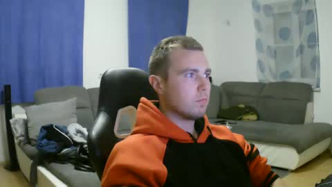 Snapshot of herbstenden chatting on February 9, 9:39 pm John Pearl online show from February 9, 9:39 pm