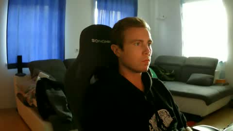 John Pearl online show from April 20, 5:37 pm