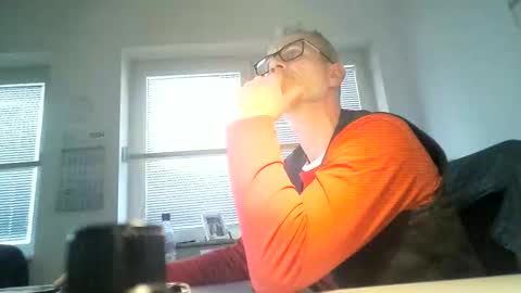 hering76 online show from November 12, 1:17 pm