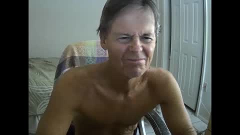 Snapshot of hewes1 chatting on October 22, 5:22 am hewes1 online show from October 22, 5:22 am