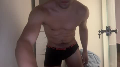 hhernan1 online show from July 1, 9:37 pm