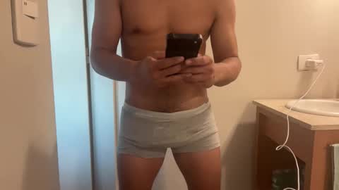 hhernan1 online show from February 10, 10:25 pm