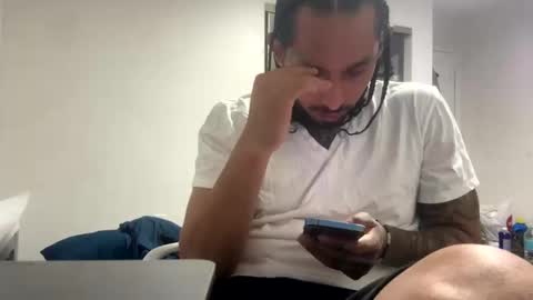 Snapshot of hihello7777 chatting on October 20, 4:49 am hihello7777 online show from October 20, 4:49 am