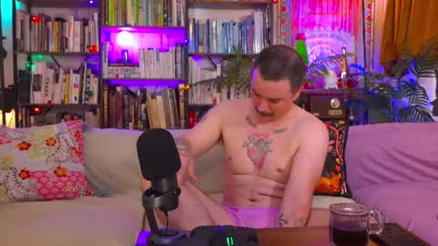 HipsterTrash Clark one half of Task Manager online show from July 4, 8:39 am