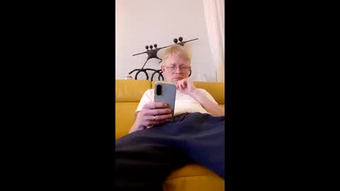 hoddermodder262716 online show from April 11, 10:57 pm