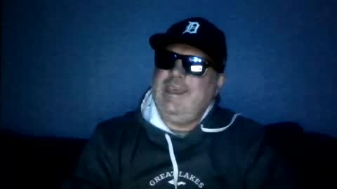 holden_minutz online show from July 15, 6:09 am