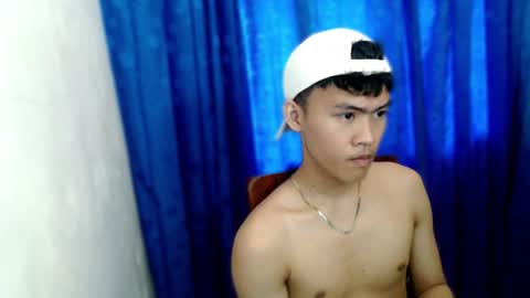 Snapshot of holy_fucker21 chatting on October 18, 6:51 am Jayjay online show from October 18, 6:51 am