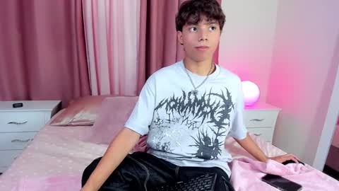 honeymoon_sariel online show from November 19, 8:30 pm