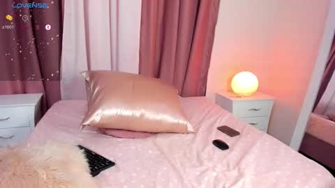 honeymoon_sariel online show from October 31, 9:29 pm