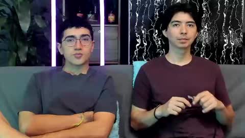 Alex and Camilo online show from June 22, 2:32 pm