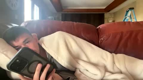 Justin 7 inches online show from November 16, 8:33 pm