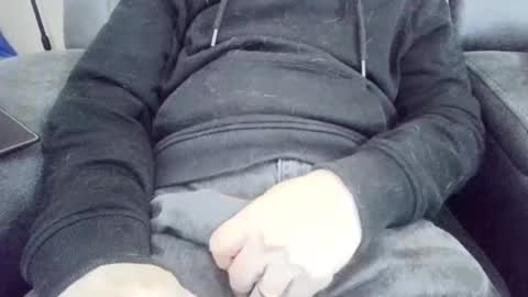 hornyguy73uk online show from January 12, 12:18 am