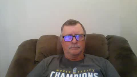 Snapshot of hot4tightholes chatting on December 11, 2:06 pm hot4tightholes online show from December 11, 2:06 pm