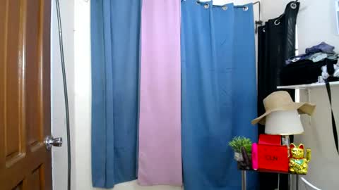 hot_kianxx online show from June 24, 1:19 am