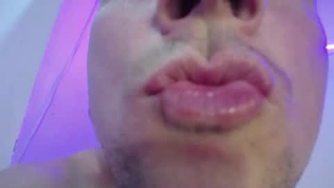 angel online show from April 18, 10:31 pm