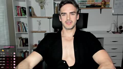 Martin online show from December 3, 8:39 pm