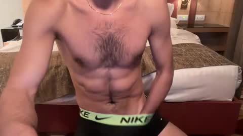 Snapshot of hot_men_athlete chatting on January 17, 10:44 am hot_men_athlete online show from January 17, 10:44 am
