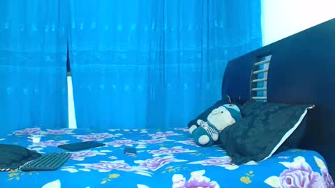 Snapshot of hot_sharks__ chatting on October 22, 10:19 am Hot Sharks online show from October 22, 10:19 am