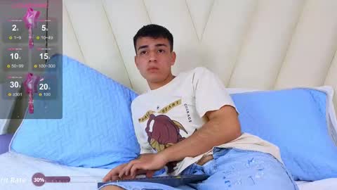 hotboy21_ online show from November 18, 3:32 am