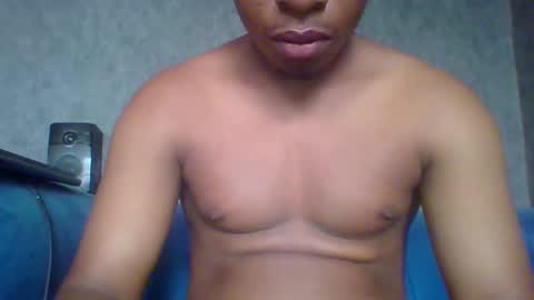 Snapshot of hotguyy001 chatting on February 13, 6:30 am hotguyy001 online show from February 13, 6:30 am