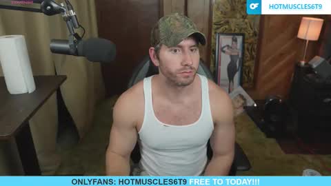 hotmuscles6t9 online show from December 16, 4:08 am