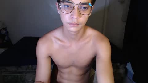 hottiespydie online show from December 4, 9:16 am