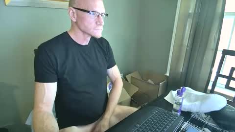 CAROLINA TIM online show from April 4, 3:09 pm