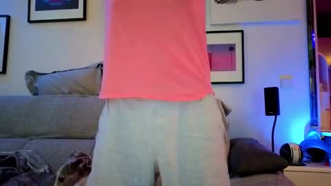 Snapshot of hugolandcam chatting on October 21, 8:23 pm Hugo online show from October 21, 8:23 pm