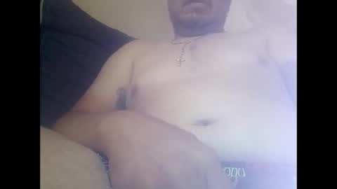 Snapshot of hugopaqui57 chatting on February 24, 7:33 am hugopaqui57 online show from February 24, 7:33 am