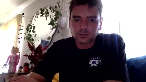 hugo online show from March 2, 4:25 pm