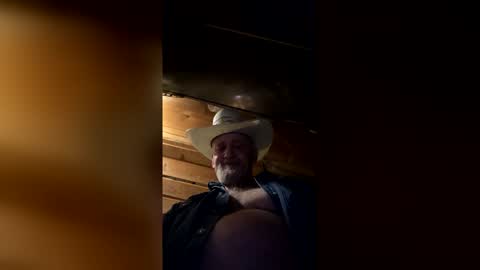 hung34u online show from April 8, 8:25 am