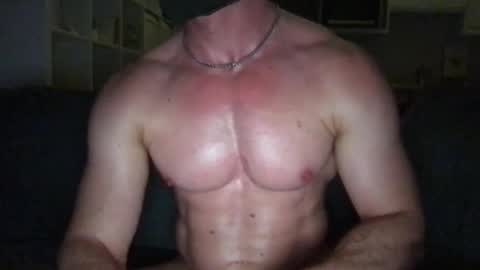 Snapshot of hungbritdaddy chatting on October 2, 11:42 pm MuscleHungBrit online show from October 2, 11:42 pm