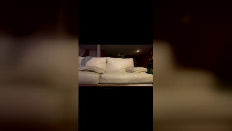 hungbwc99999 online show from April 22, 6:52 am